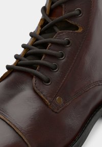 Pier One LEATHER - Bottines à lacets - cognac