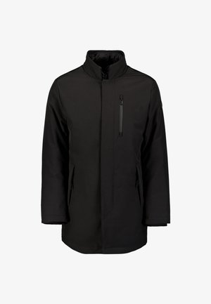 Manteau noir imperméable avec un col haut, poche zippée sur la poitrine et poches latérales ; présente un design épuré et minimaliste.