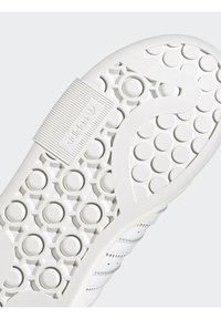 adidas Originals SUPERSTAR HER ICONS BBALL W - Sneakers laag - cloud white /solar red /core white