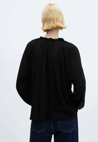 Mango Bluză - black