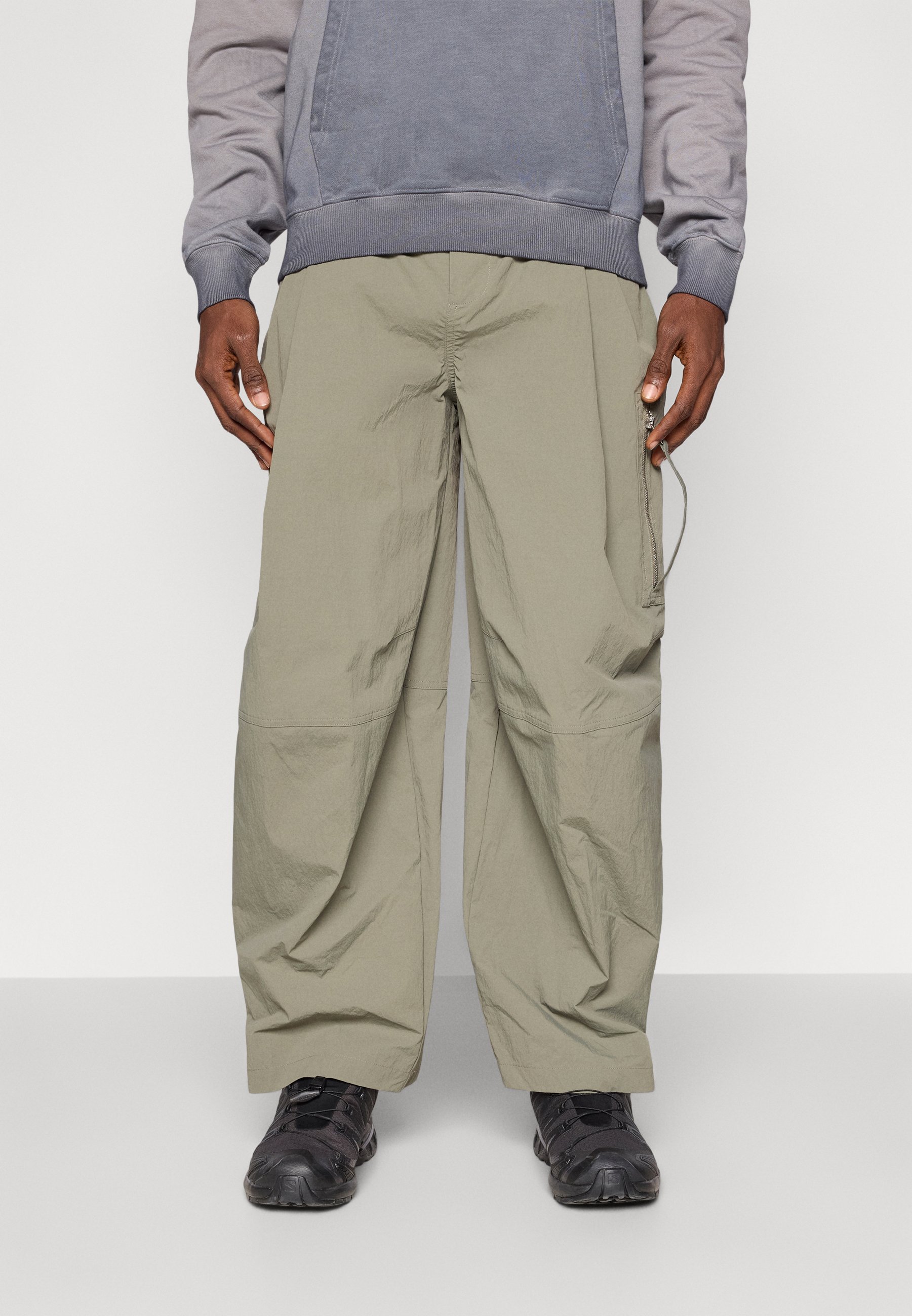 66 North ROK CARGO PANTS - Outdoor trousers - lichen green/olive
