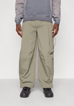 ROK CARGO PANTS - Pantaloni outdoor - lichen green