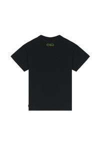 T-shirt in cotone nero con maniche corte. Presenta un design di simbolo dell'infinito verde sulla parte alta della schiena. Semplice, colore uniforme, vestibilità casual.