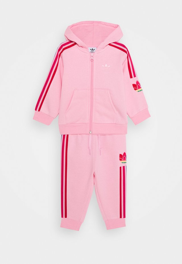 TREFOILHOOD SET - Verryttelypuku - light pink