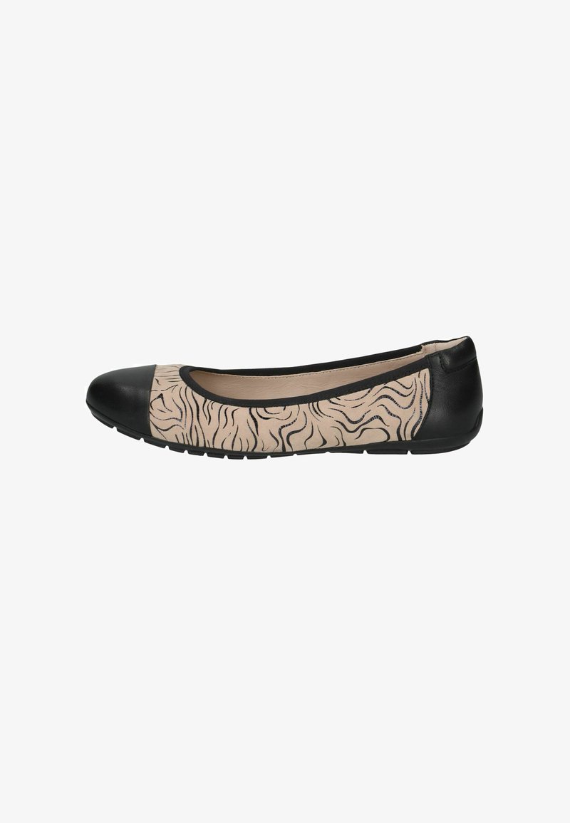 Ballerine plate avec un bout et un talon noirs, une tige beige avec un motif ondulé, une semelle en caoutchouc flexible et une texture lisse.