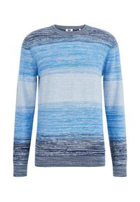 Modrý pruhovaný svetr s kulatým výstřihem. Texturovaný pletený vzor, různé odstíny modré a tmavší modré akcenty na spodní části a rukávech.