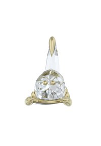 Kristallfigur med en klar kropp med rund bas, gyllene detaljer och en spetsig topp. Slät yta med fasetterade detaljer.