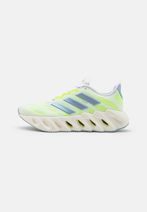 adidas Performance SWITCH FWD - Scarpe running neutre - footwear white/silver violet/lucid lemon