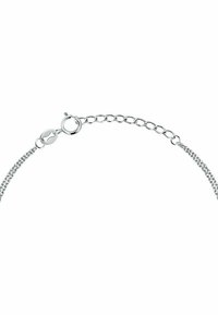 Collana in argento con chiusura a gancio e catena regolabile. Presenta una finitura lucida e anelli testurizzati per un tocco di dettaglio in più.