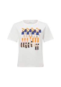 T-shirt en coton blanc avec un motif géométrique aux couleurs orange, bleu, marron et crème. Manches courtes et design à col rond.