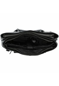 Zwarte leren tas gezien vanuit boven, met meerdere ritscompartimenten en een zachte stoffen binnenkant met opber pockets.