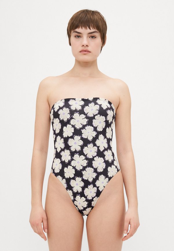 WHAT A BABE TULLY  - Swimsuit4