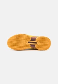 adidas Performance COURTJAM CONTROL 3 CL - Zapatillas de tenis para tierra batida - aurora black/zero metallic/spark