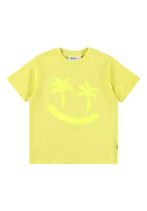 Żółta bawełniana koszulka z nadrukiem uśmiechniętej buźki i palm. Krótkie rękawy i okrągły dekolt. Nadrukowana metka na kołnierzu.
