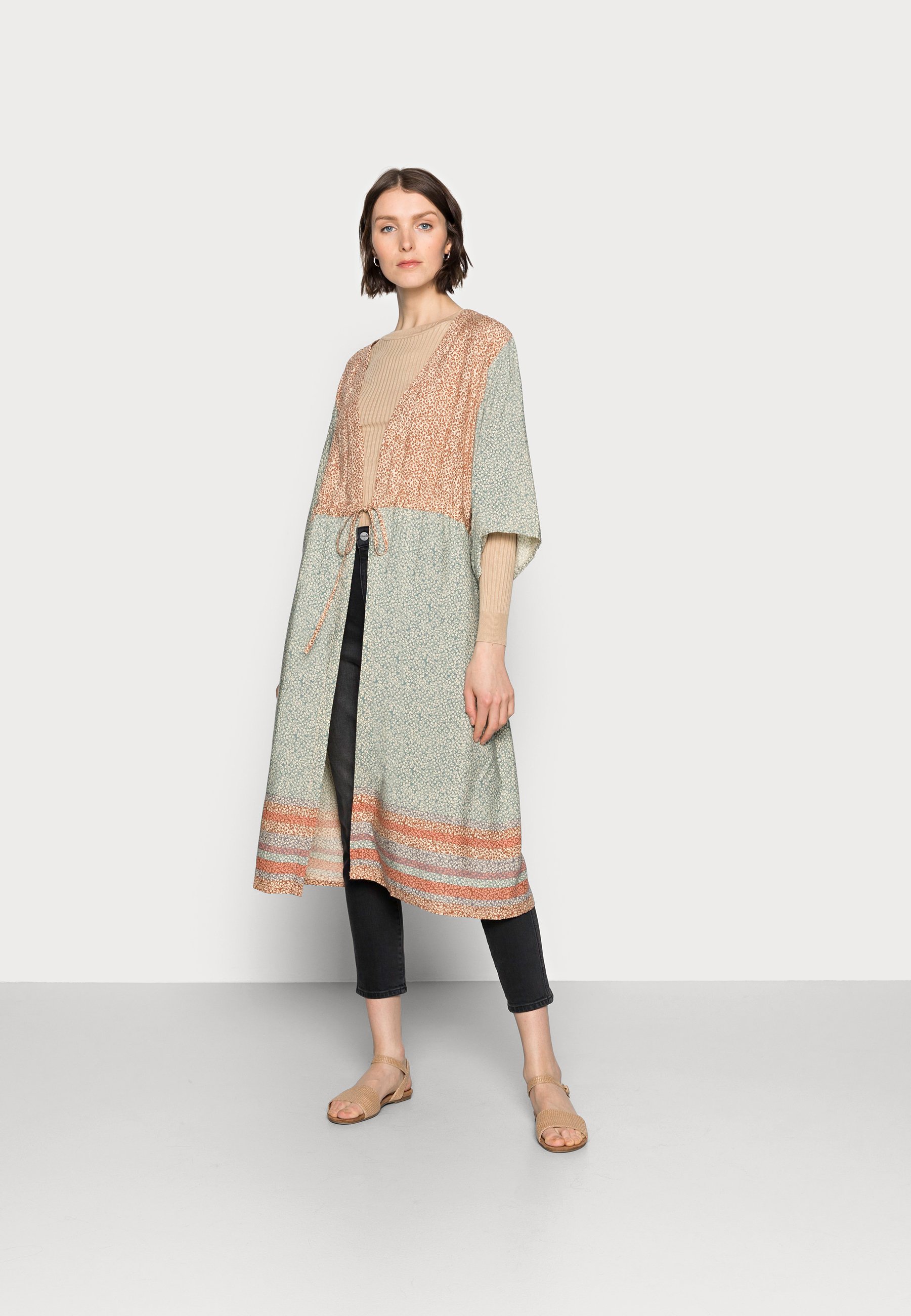 Damen BELLIS KIMONO - Leichte Jacke Damen BELLIS KIMONO - Leichte Jacke