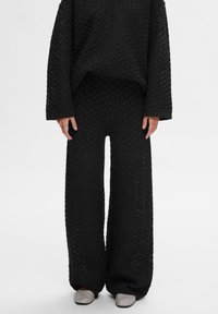Selected Femme SLFFRIDA STRUCTURE PANTS - Nadrágok - black