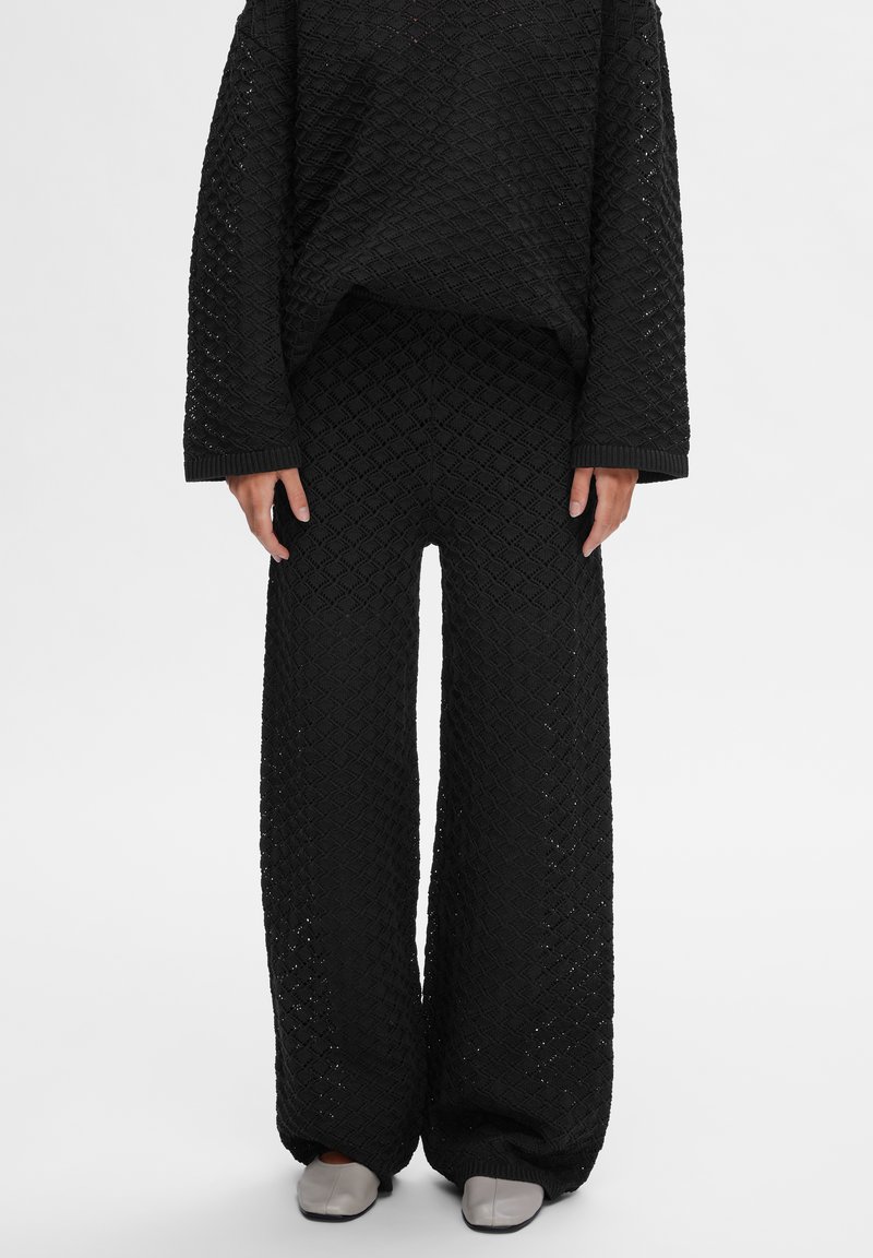 Selected Femme SLFFRIDA STRUCTURE PANTS - Nadrágok - black