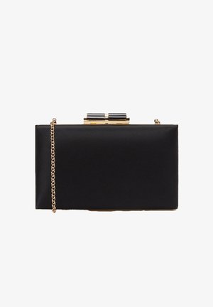 Plică neagră cu un lanț auriu și un închizător cu două elemente decorative negre deasupra. Design elegant pentru ocazii formale.