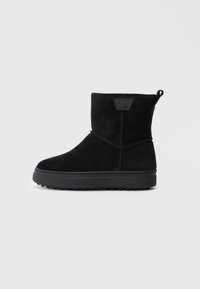 Selected, black