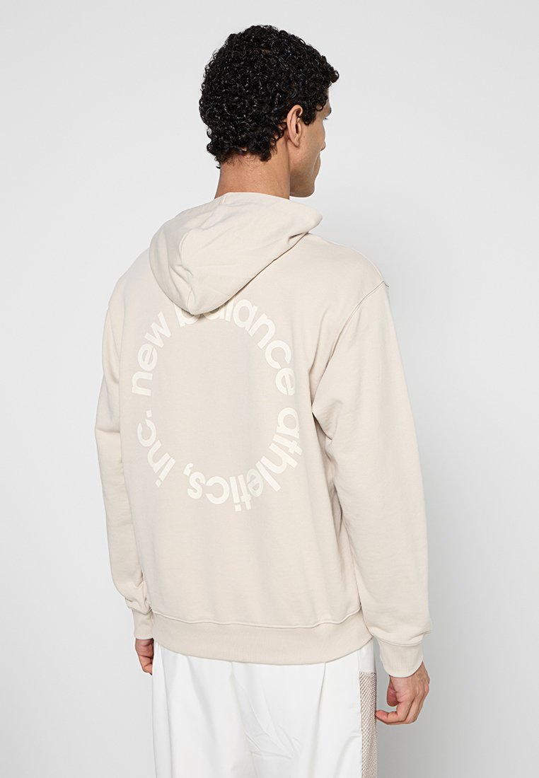 RELAXED FIT