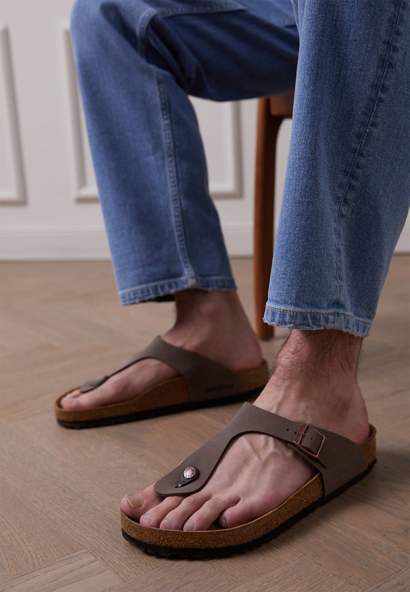 Birkenstock GIZEH - Sandalias dedo - mocca/marrón claro -