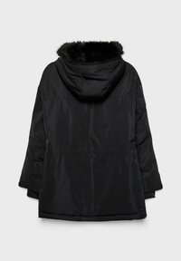Čierna kapucňová puffrová bunda s umelou kožušinou, so voľným strihom, hladkou textúrou a horizontálnymi švami na zadnej strane.