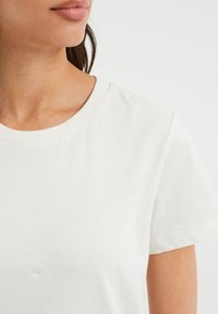 WE Fashion Basic póló - off-white