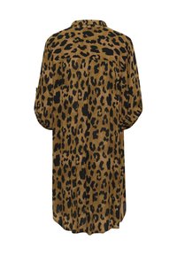 Blouse en imprimé léopard marron et noir avec une coupe décontractée, col boutonné et manches trois-quarts. Tissu doux avec une texture lisse.
