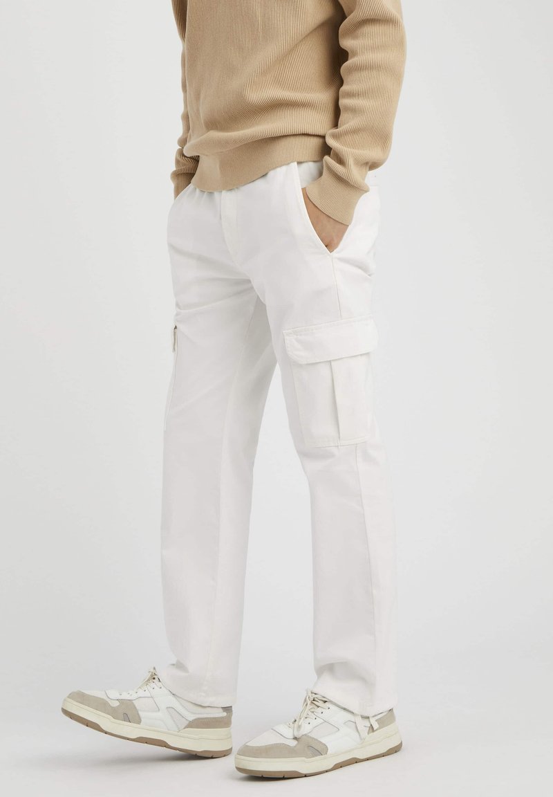BZB JOGGER DROIT - Pantalon cargo - blanc