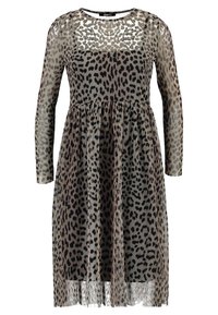 Leopardprint jurk met een doorschijnende corsage en lange mouwen. De rok is wijdvallend met een gelaagd ontwerp en heeft een zoom net boven de knie.