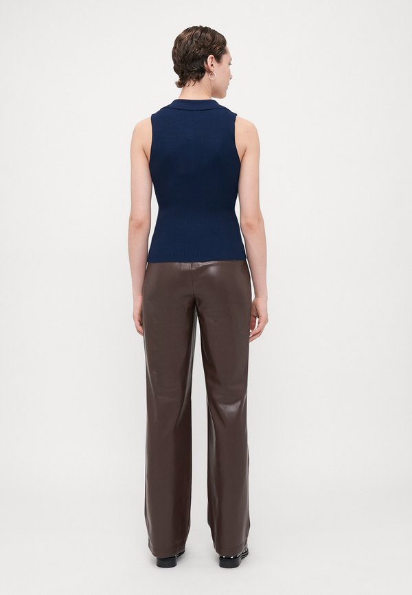 VMWILLOW V NECK - Top3