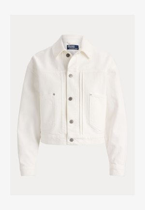 Hvit kort denimjakke med sølvfargede trykknapper, to frontlommer og klassisk krage.