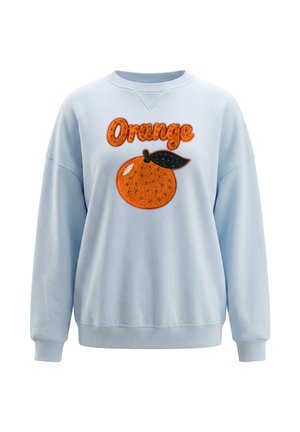 Felpa azzurro chiaro con grafica arancione testurizzata di un'arancia e la parola "Orange" sopra di essa davanti.