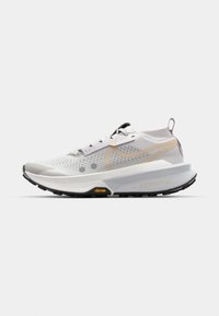 ZOOMX ZEGAMA 2 - Pantofi alergare trail - vast grey/sanddrift/summit white/black
