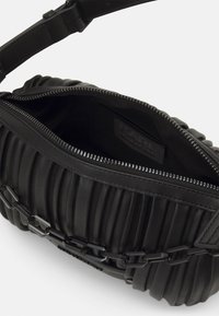 KARL LAGERFELD K/KUSHION SM SHOULDERBAG - Mala de mão - black