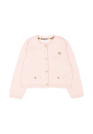 Cardigan corto rosa chiaro con bottoni dorati, due tasche frontali, bordi a costine e un piccolo emblema dorato sul petto sinistro.