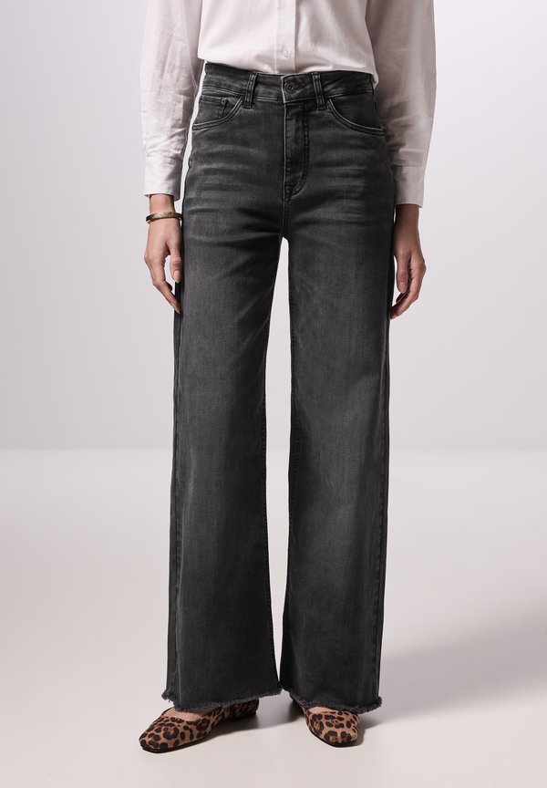 WIDE - Flared Jeans - schwarz