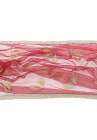 Tessuto rosso traslucido con ricami in foglia dorata, bordato con un trim metallico dorato. Texture morbida con un design fluido.