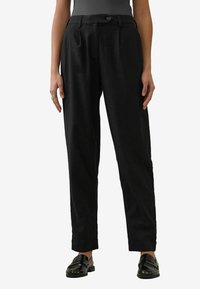 PETITE FIT - BARREL RICH - Püksid - black