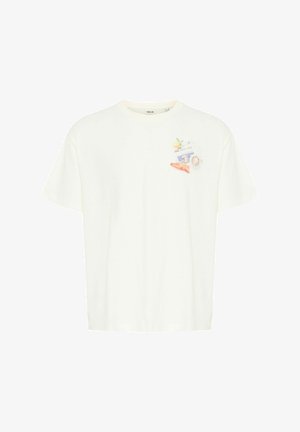 T-shirt en coton blanc à manches courtes et coupe décontractée. Présente un design graphique sur la zone gauche de la poitrine, avec des couleurs incluant le jaune et le bleu.