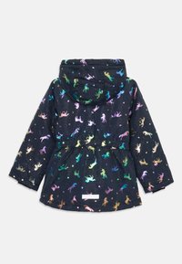 Veste à capuche pour enfants de couleur bleu marine, ornée de motifs holographiques multicolores de licornes et de cœurs, avec une taille élastiquée et des manches longues.