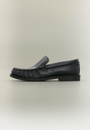 Calvin Klein, ROUND ESSENTIAL LOAFER - Scarpe senza lacci - triple black