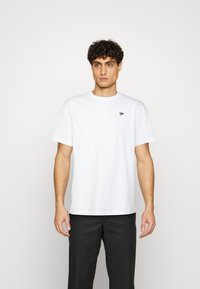 Puma DOWNTOWN TEE - T-shirt basic - puma white