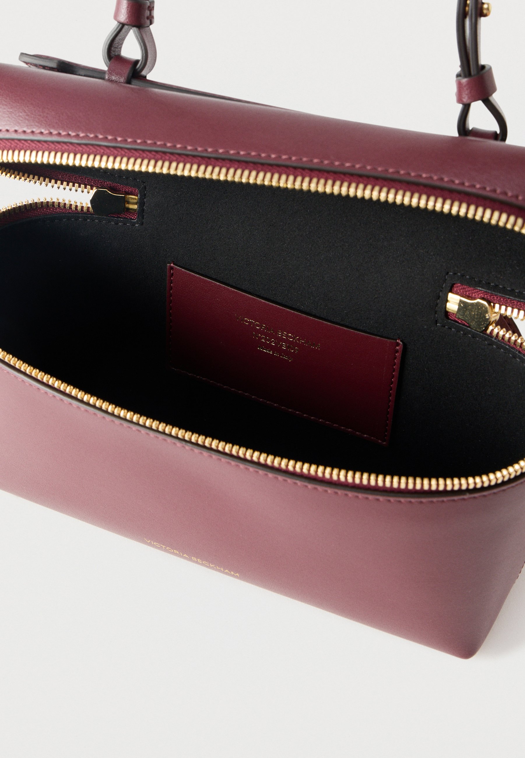 Victoria Beckham バーガンディ ショルダーバッグ Victoria Beckham VANITY CROSSBODY - Cross body bag - burgundy