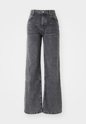 Wijde grijze denim broek met een hoge taille, voorzien van traditionele vijf-pocket styling en een subtiele vervaagde afwerking.