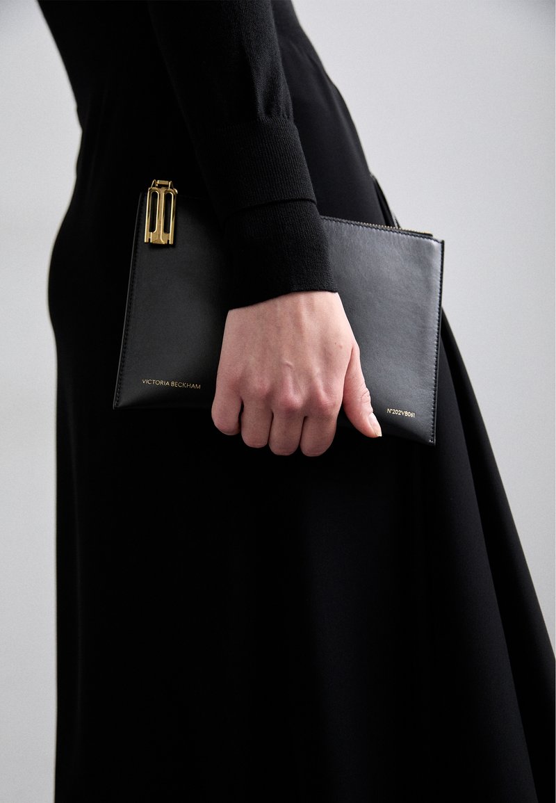 Victoria Beckham POCHETTE - Pisemska torbica - black