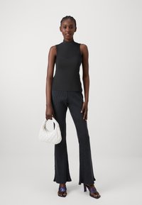 ONLY ONLNIELLA - Top - black