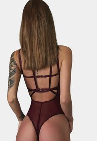 Promees MARA bordowy