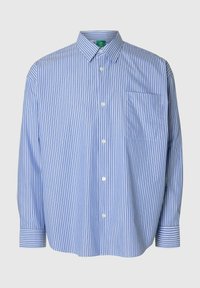 Zils un baltu svītrains krekls ar pogām, apkakli, garām piedurknēm un krūšu kabatu. Izgatavots no viegla auduma ar brīvu piegriezumu.