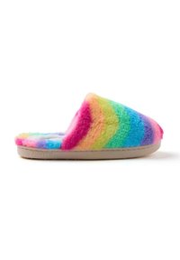 Zapatilla de rayas de arcoíris con una textura suave y aterciopelada. Construida con material sintético, con suela de goma color marrón y diseño de parte trasera abierta.